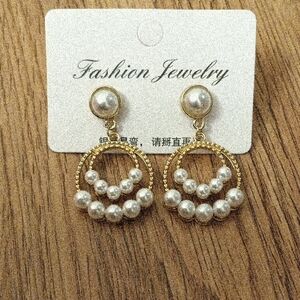 Elegant Gold and Pearl Drop Earrings